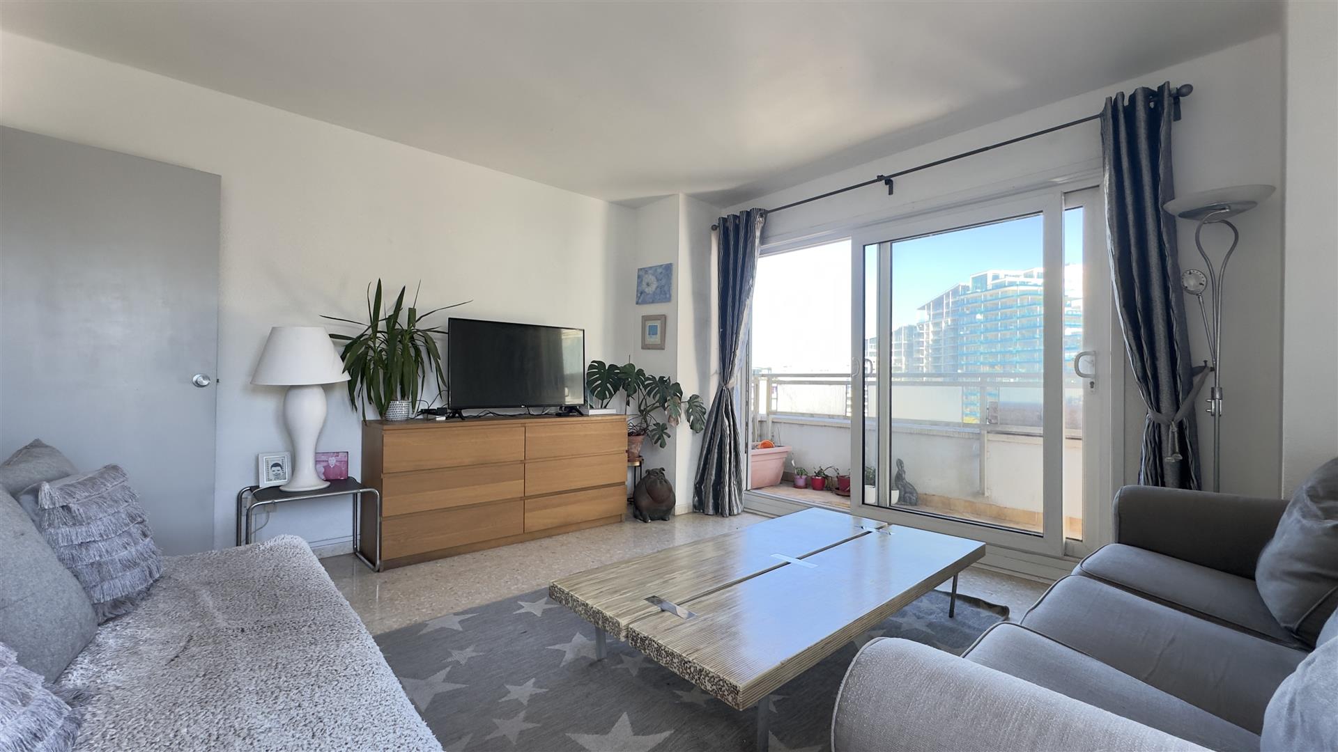 Image of Apartment - 2 Bedrooms - 2 Bathrooms for Sale in Watergardens-Gibraltar, Image 6